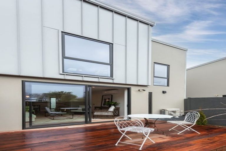 Photo of property in 200d Springfield Road, St Albans, Christchurch, 8014