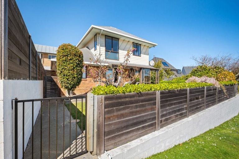 Photo of property in 5 Kiteroa Place, Cashmere, Christchurch, 8022