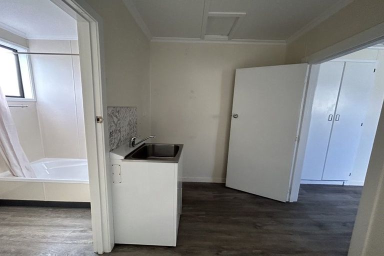 Photo of property in 80 Peel Street, Westport, 7825