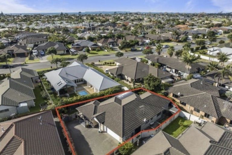 Photo of property in 14 Putaka Place, Papamoa Beach, Papamoa, 3118