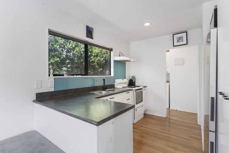 Photo of property in 61a Graham Avenue, Te Atatu Peninsula, Auckland, 0610