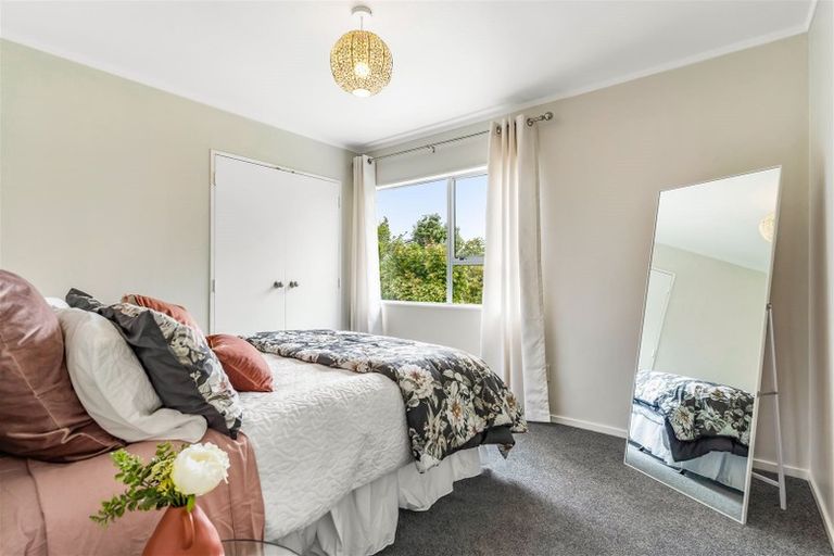Photo of property in 23 Tawa Road, Te Atatu Peninsula, Auckland, 0610