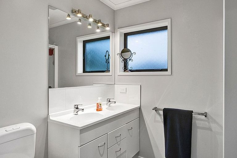 Photo of property in 34 Mercade Close, Stratford, 4332