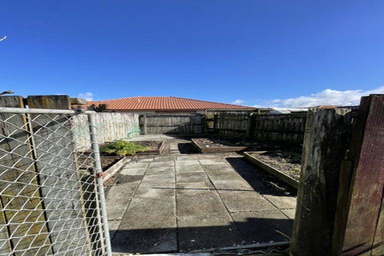 Photo of property in 2/12 Balmore Place, Wattle Downs, Auckland, 2103
