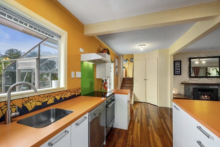 Photo of property in 5 Bank Street, Hillcrest, Auckland, 0627