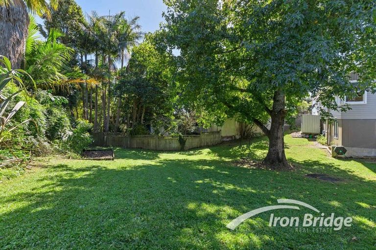 Photo of property in 24 Paragon Avenue, Beach Haven, Auckland, 0626