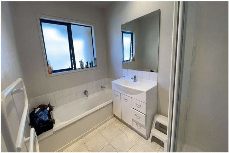 Photo of property in 8 Matuhi Grove, Papatoetoe, Auckland, 2025