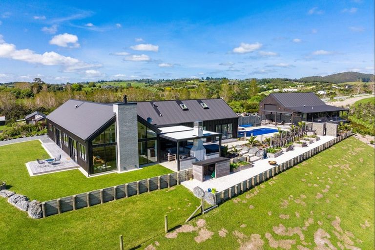 Photo of property in 34 Waiotahi Drive, Mangawhai, Kaiwaka, 0573
