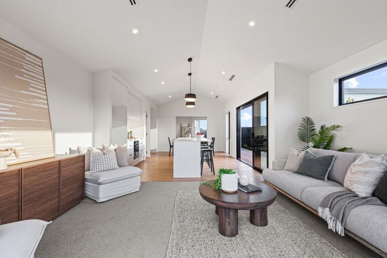 Photo of property in 1 Hobbs Lane, Harewood, Christchurch, 8051