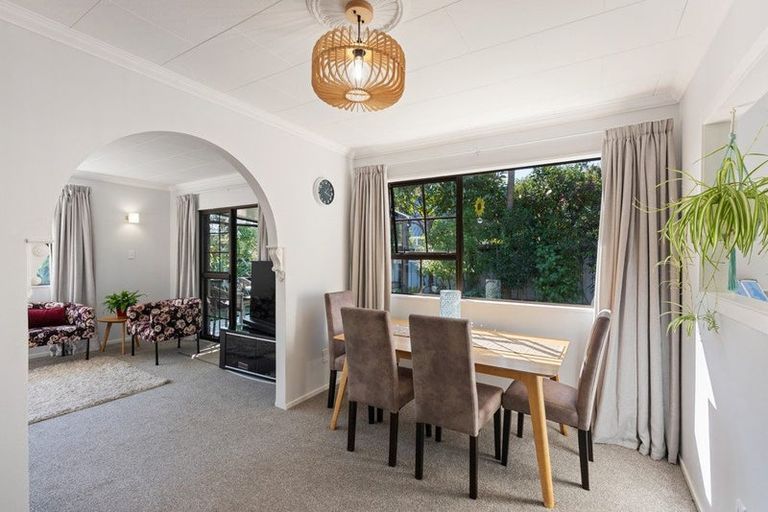 Photo of property in 56a Rewarewa Crescent, Waikanae, 5036