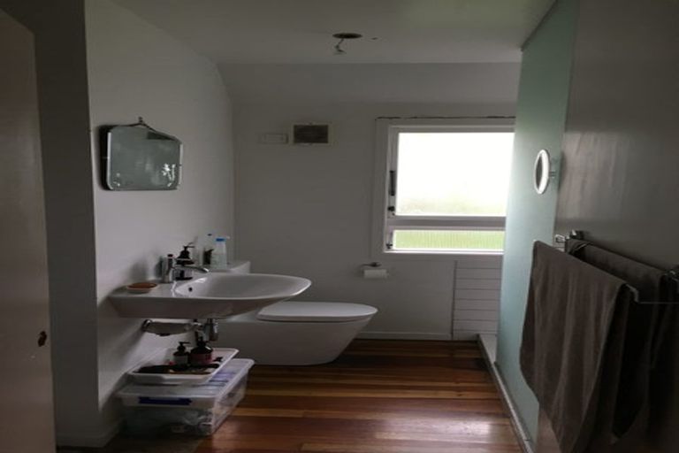 Photo of property in 22 Paramu Avenue, Birkdale, Auckland, 0626