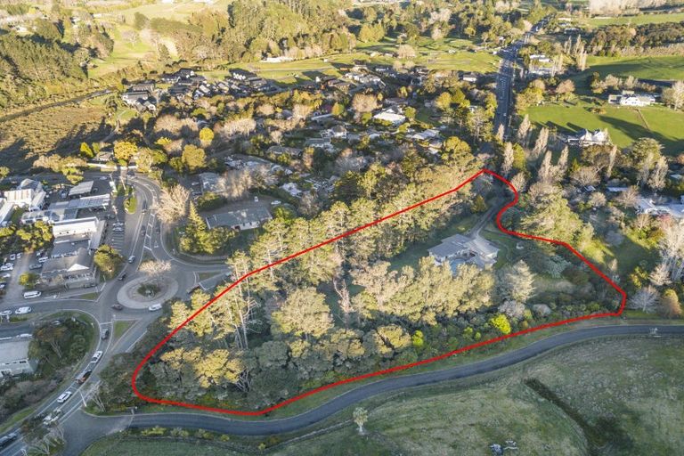 Photo of property in 1 Whitford Park Road, Whitford, Howick, 2571
