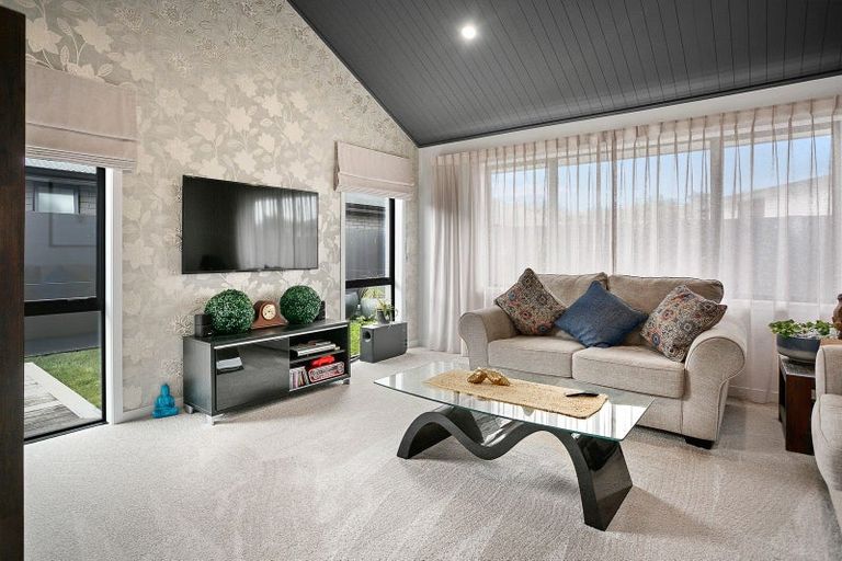 Photo of property in 14 Ruge Court, Cambridge, 3434