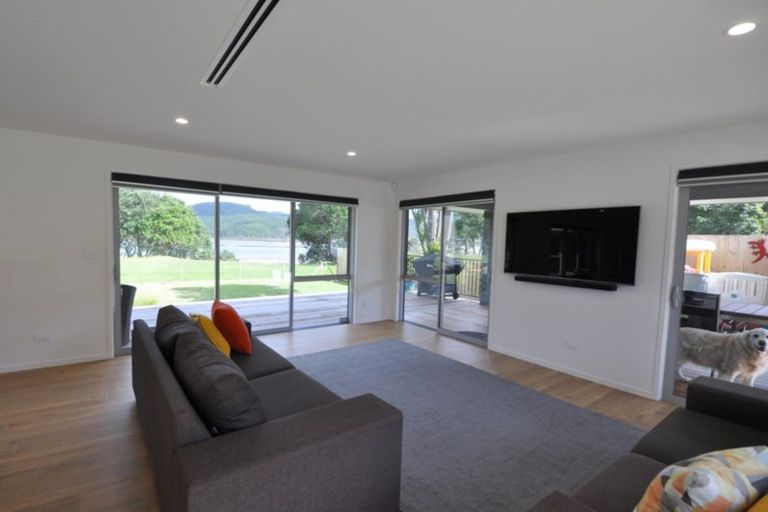 Photo of property in 71 Tangiteroria Lane, Pauanui, Hikuai, 3579