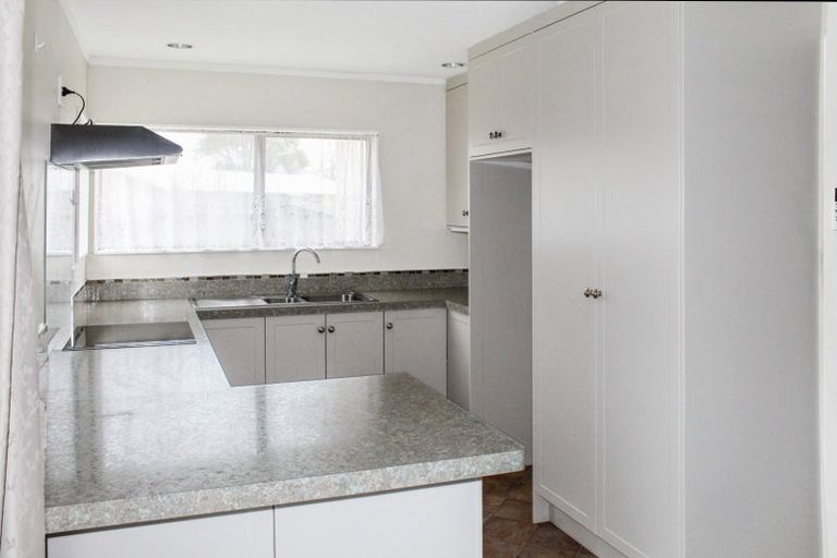 Photo of property in 18 Peter Hall Drive, Kelvin Grove, Palmerston North, 4414