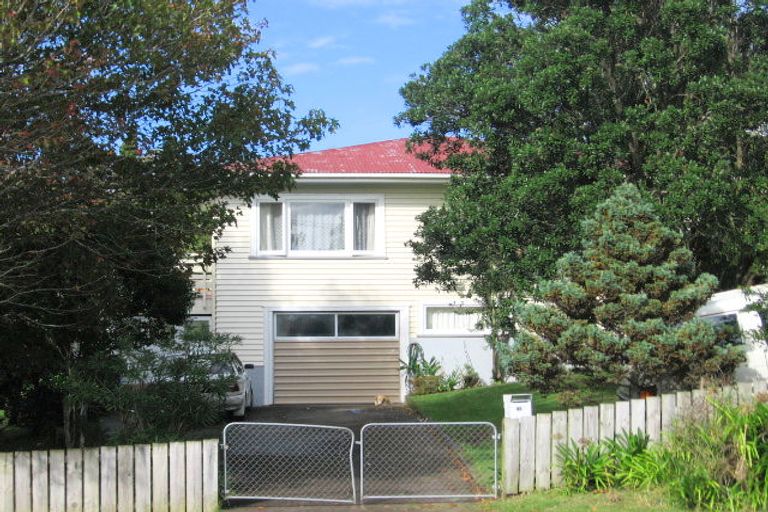 Photo of property in 42 Newington Road, Henderson, Auckland, 0612