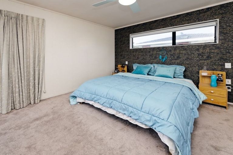 Photo of property in 1/7 Spring Grove, Henderson, Auckland, 0612