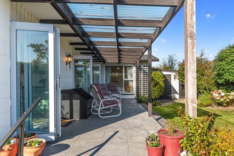 Photo of property in 12 Petries Road, Woodend, 7610