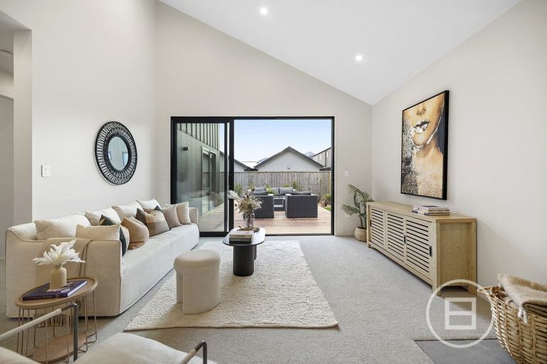 Photo of property in 22 Bale Road, Jacks Point, 9371