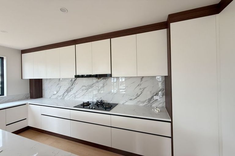 Photo of property in 73 Hutchinsons Road, Bucklands Beach, Auckland, 2014