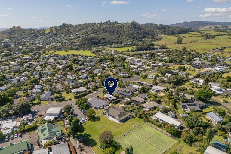 Photo of property in 56 Hahei Beach Road, Hahei, Whitianga, 3591