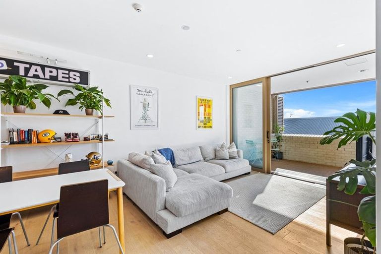 Photo of property in 303/167 Glenvar Ridge Road, Long Bay, Auckland, 0630