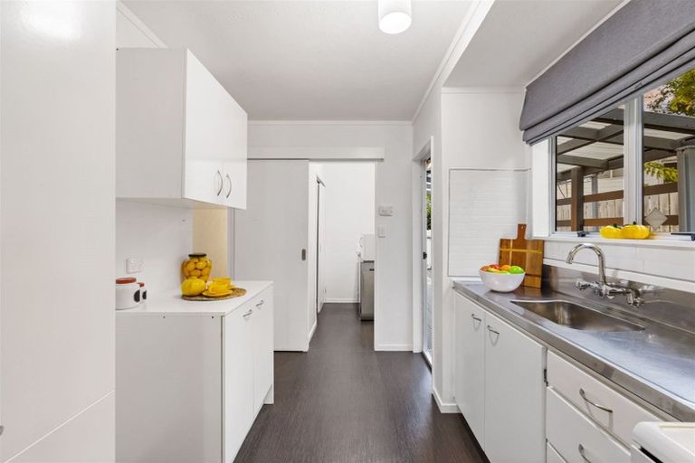 Photo of property in 24 Garton Drive, Massey, Auckland, 0614