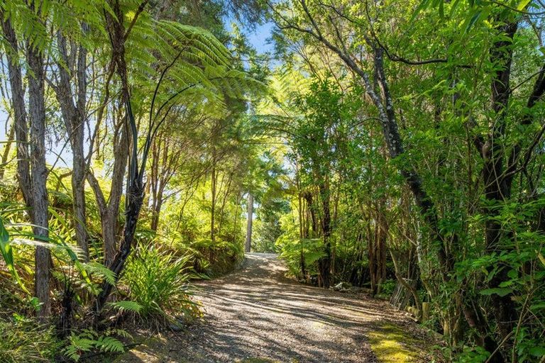 Photo of property in 542 Moetapu Bay Road, Moetapu Bay, Picton, 7282