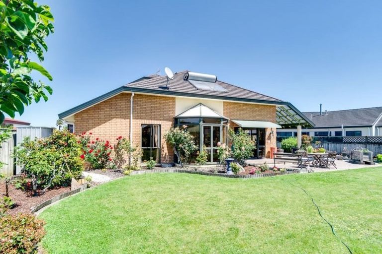 Photo of property in 10 Knightsbridge Place, Taradale, Napier, 4112
