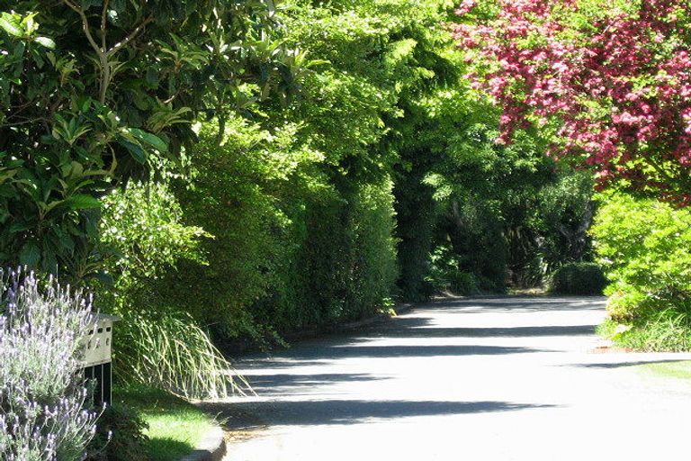 Photo of property in 2/38a Greers Road, Burnside, Christchurch, 8041