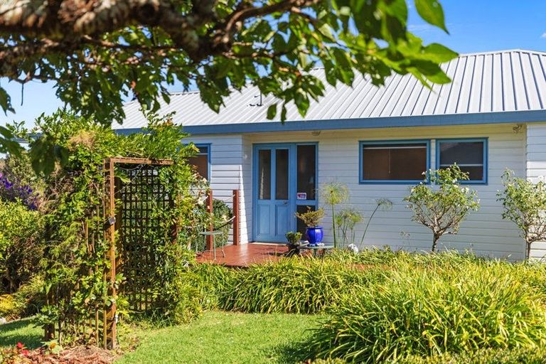 Photo of property in 18 Lorrigan Way, Welcome Bay, Tauranga, 3112