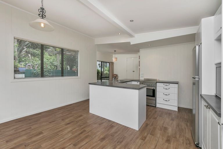 Photo of property in 78 Motutara Road, Muriwai, Waimauku, 0881