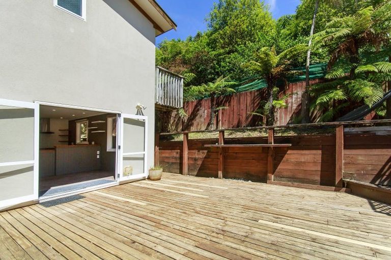 Photo of property in 150 Tirohanga Road, Tirohanga, Lower Hutt, 5010