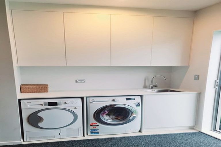 Photo of property in 33 Kaipuke Crescent, Gulf Harbour, Whangaparaoa, 0930