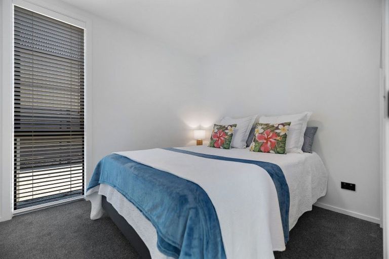 Photo of property in 2 Boulder Lane, Jacks Point, 9371