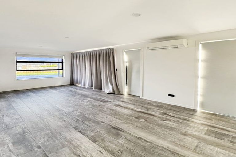 Photo of property in 16 Kelly Road, Riverhead, 0820