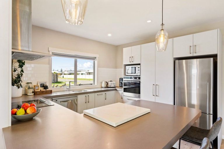 Photo of property in 34 Waimakariri Drive, Te Awa, Napier, 4110