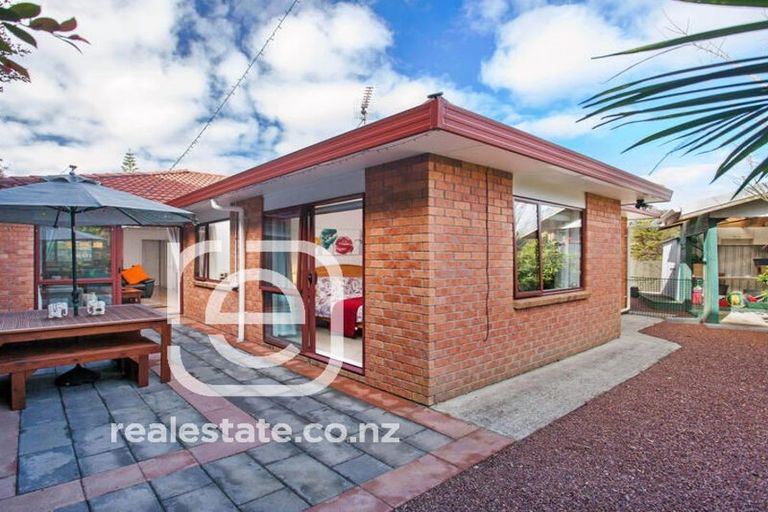 Photo of property in 13 Shah Place, Glen Eden, Auckland, 0602