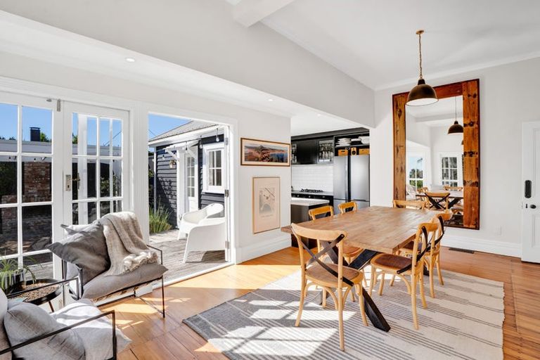 Photo of property in 5 Rogan Street, New Plymouth, 4310