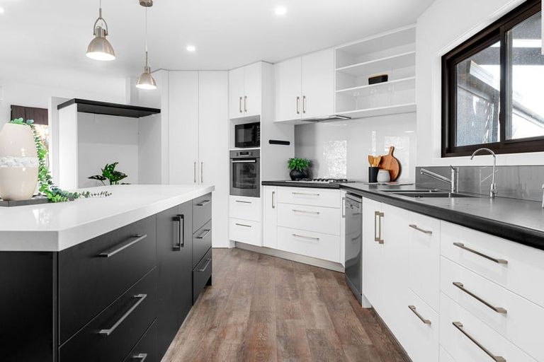 Photo of property in 10 Strata View, Western Heights, Hamilton, 3200