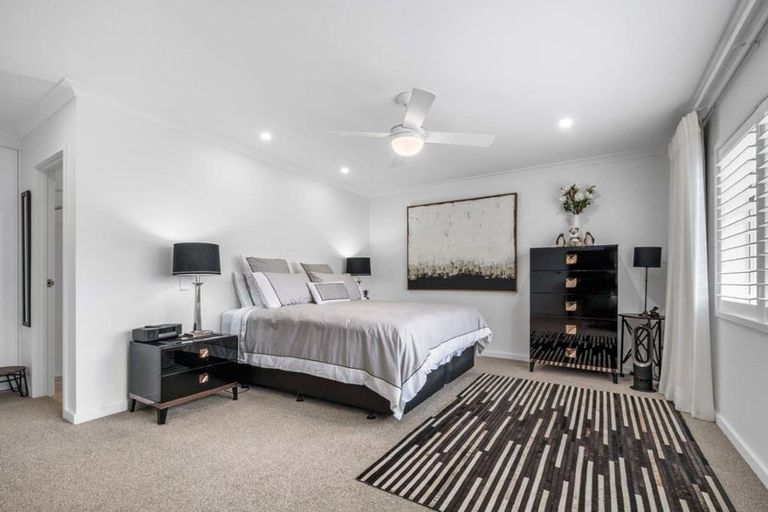 Photo of property in 14 Kensington Drive, Orewa, 0931