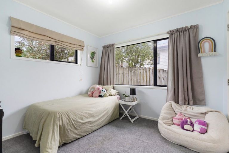 Photo of property in 39 Garton Drive, Massey, Auckland, 0614