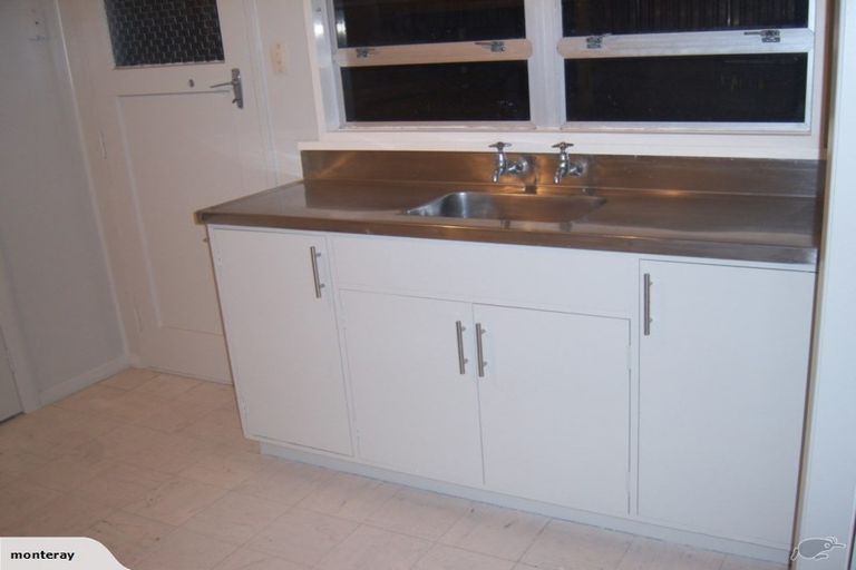 Photo of property in 94-96 Chelwood Street, Takaro, Palmerston North, 4412