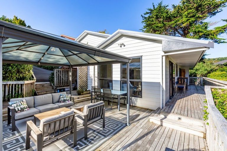 Photo of property in 48 Sailmaker Close, Whitby, Porirua, 5024