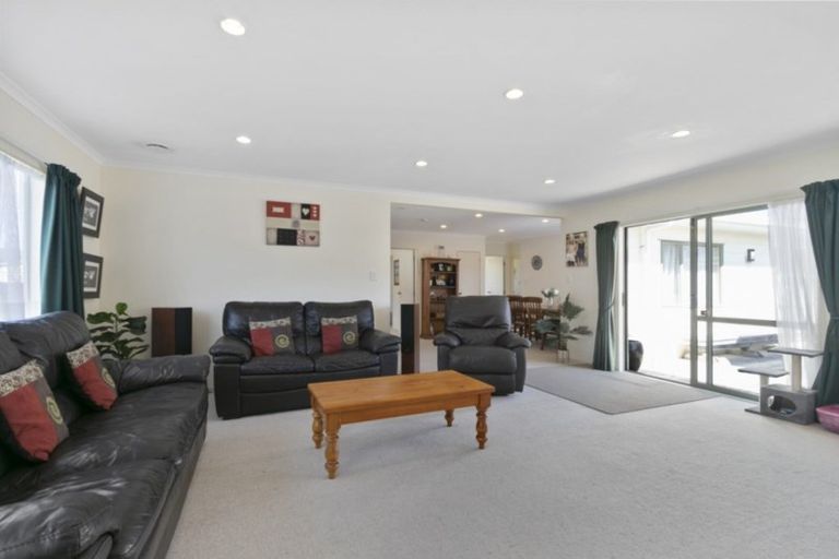 Photo of property in 5a Kilkenny Grove, Wainuiomata, Lower Hutt, 5014