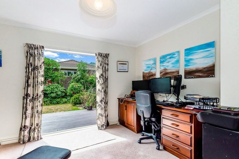Photo of property in 115 Winara Avenue, Waikanae, 5036