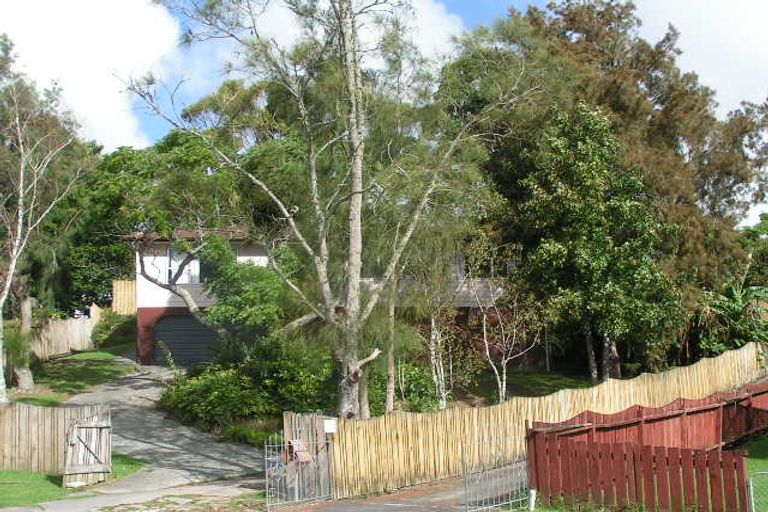 Photo of property in 9 Kilcar Place, Massey, Auckland, 0614