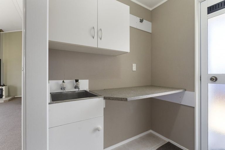Photo of property in 20 Peppertree Glade, Kelvin Grove, Palmerston North, 4414