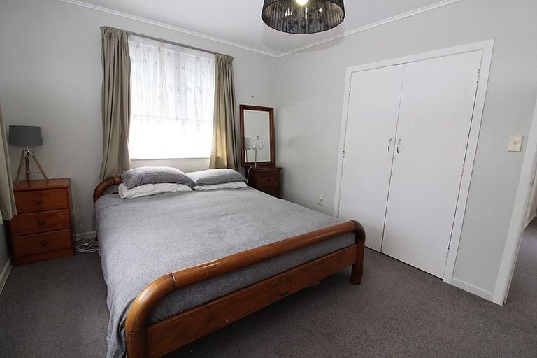 Photo of property in 88 Glendale Road, Glen Eden, Auckland, 0602