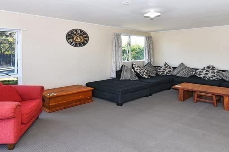 Photo of property in 2/14 Trimdon Street, Randwick Park, Auckland, 2105